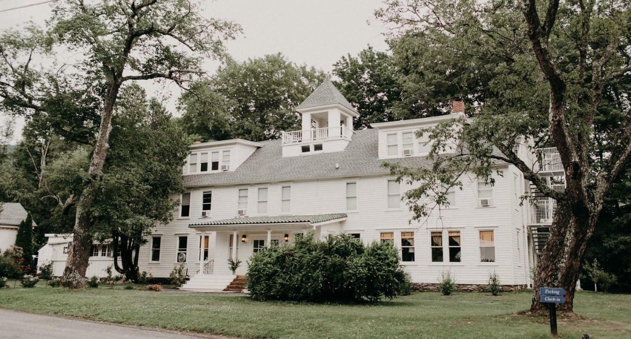 Foxfire Mountain House Hotel Mount Pleasant Exterior foto